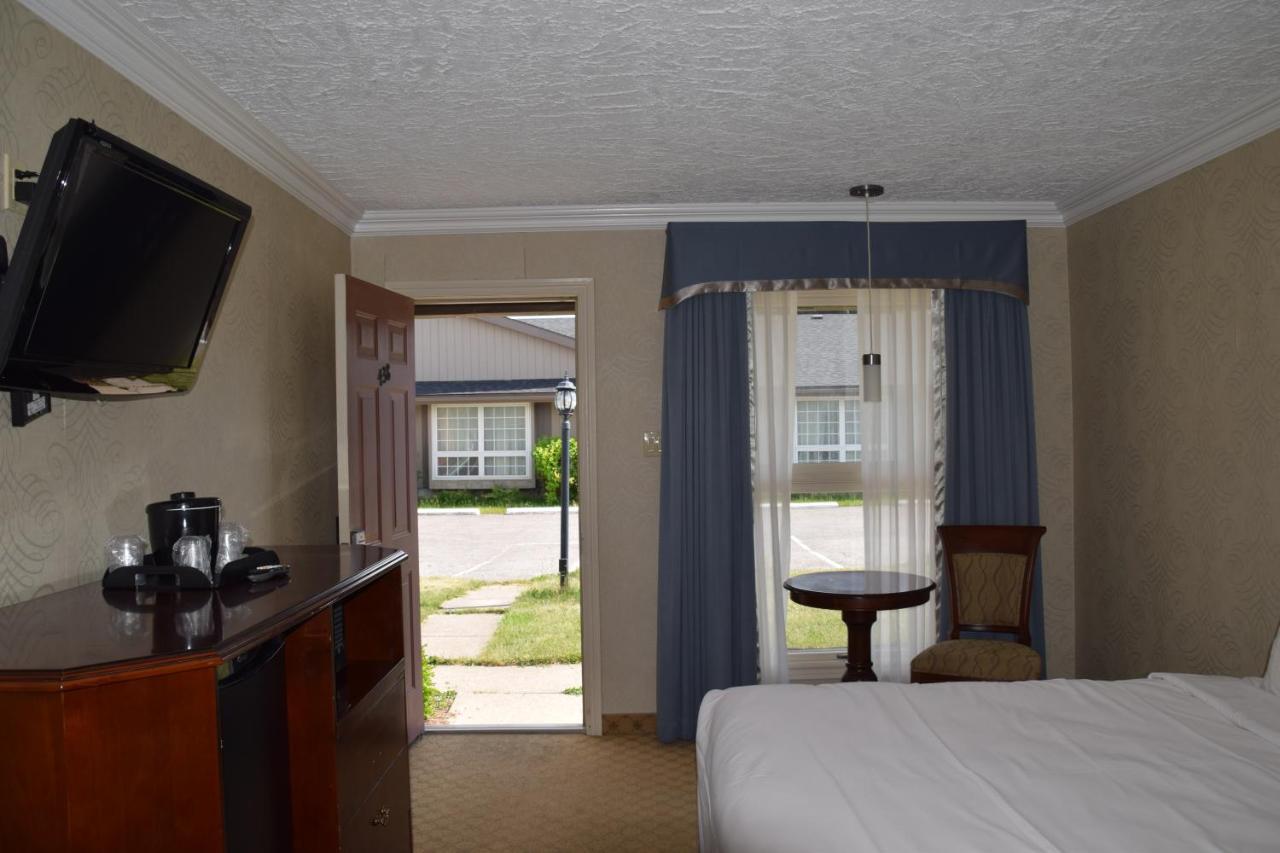 Festival Courtyard Inn Stratford Zewnętrze zdjęcie